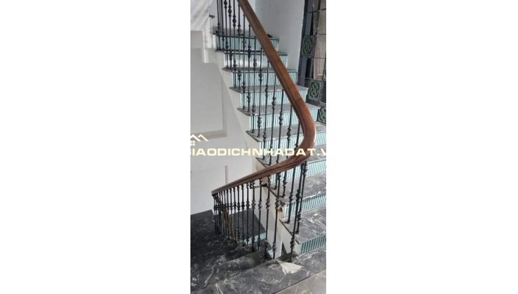 Chính chủ cho thuê nhà mới, lô góc,vỉa hè, 91m2- 4T, Chùa Láng_29 Tr - 0943468783